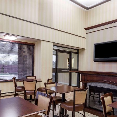 Days Inn By Wyndham Utica Exteriér fotografie