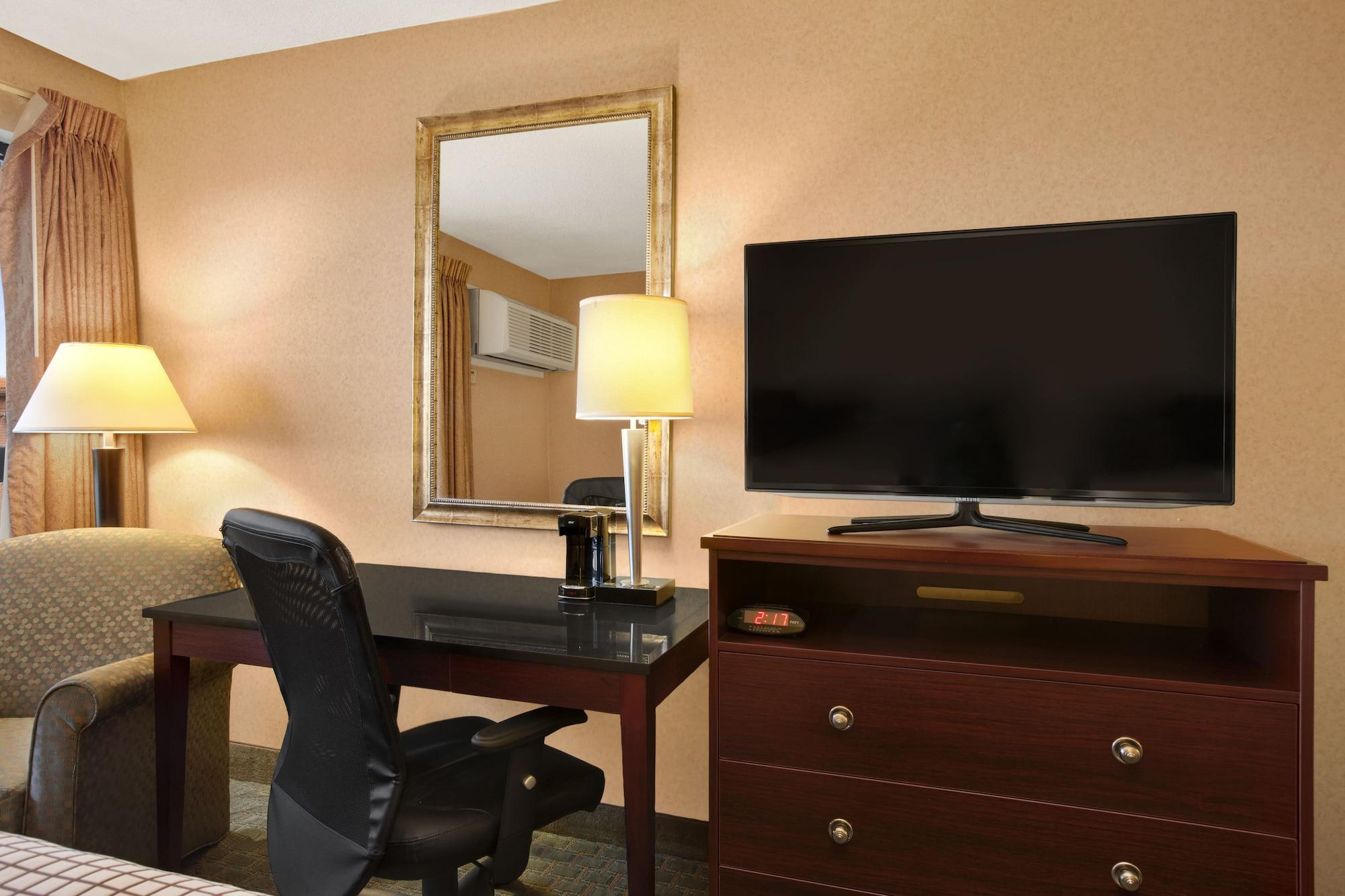 Days Inn By Wyndham Utica Exteriér fotografie